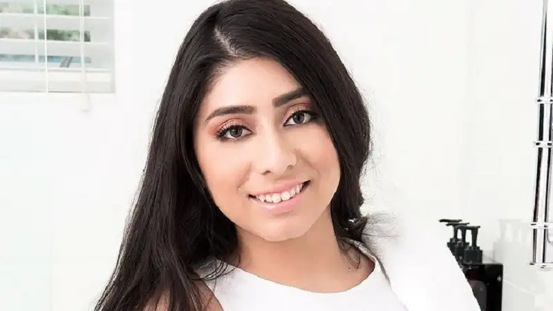 Violet Myers Net Worth